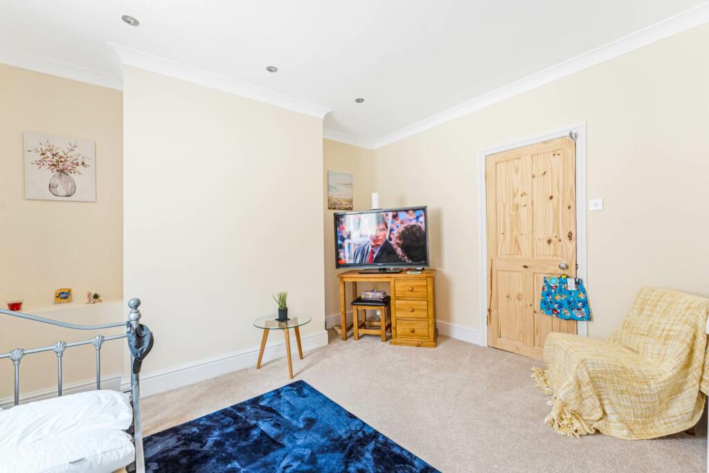 Additional image 18 of Woodland Road, South Ward - Grand Property!