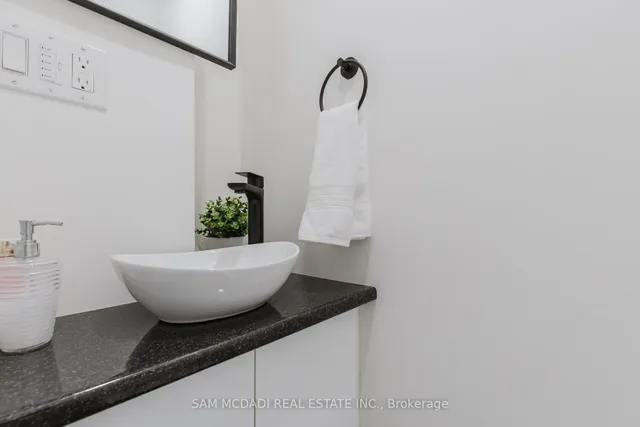 Additional image 25 of 259 Royal Salisbury Way