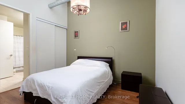 Additional image 12 of 380 Macpherson Ave Unit 314