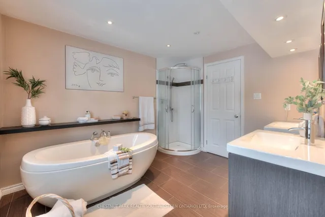 Additional image 35 of 105 Sabrina Cres