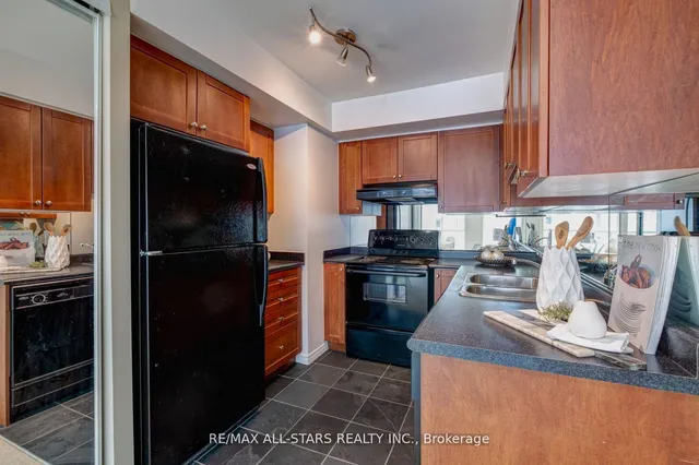 Additional image 15 of 230 King St Unit 621