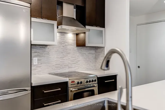 Additional image 6 of 99 Harbour Sq Unit 706