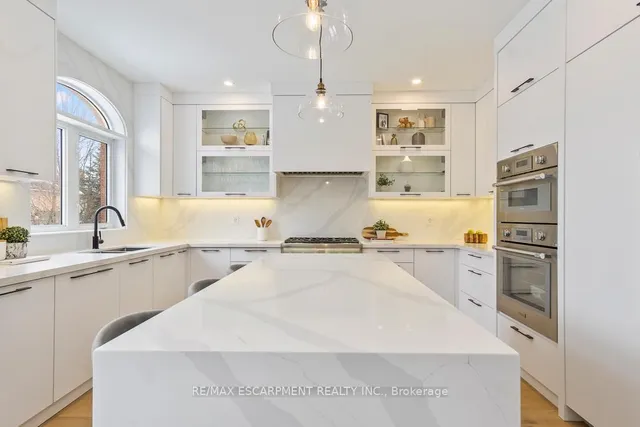 Additional image 17 of 2455 BON ECHO Dr