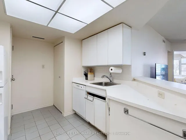 Additional image 16 of 1001 Bay St Unit 701