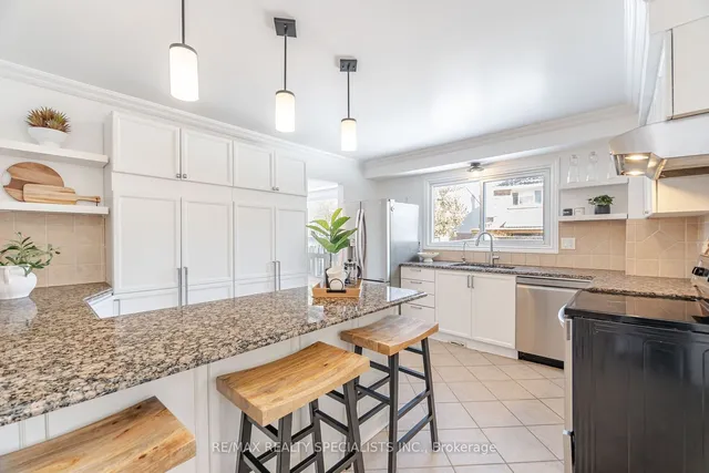 Additional image 13 of 563 Farmstead Dr