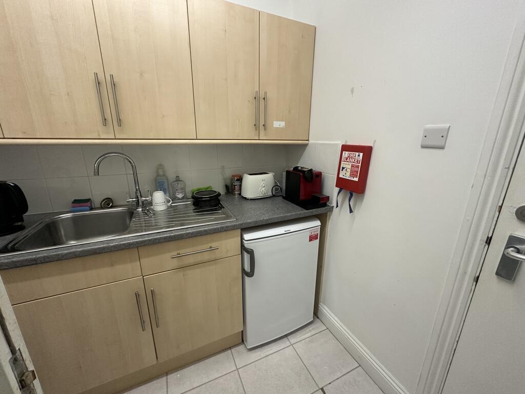 Additional image 7 of Room 5 Dorset House, 5 Church Street, Wimborne, Dorset, BH21 1JH