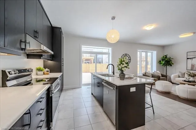 Additional image 16 of 564 Nathalie Cres