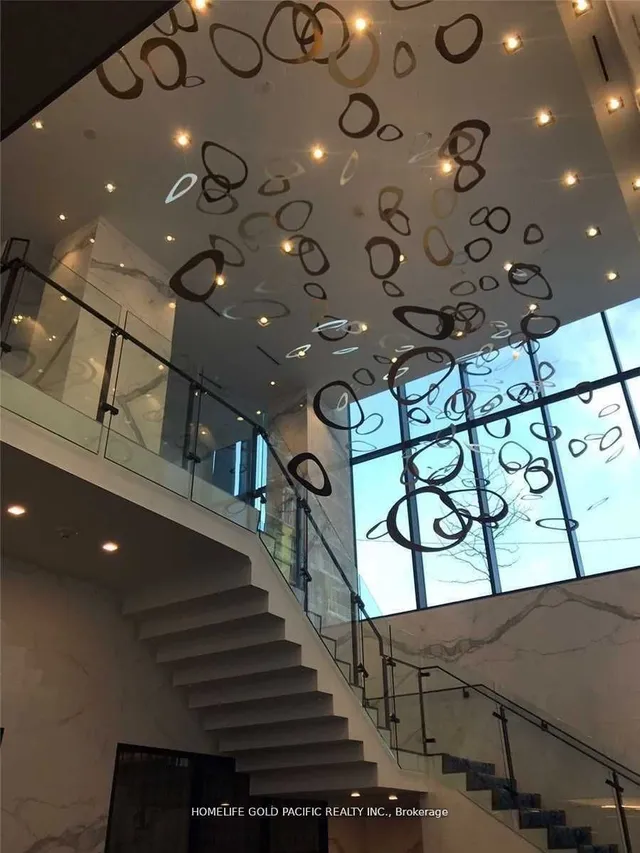 Additional image 21 of 15 Merchant's Wharf Unit 741