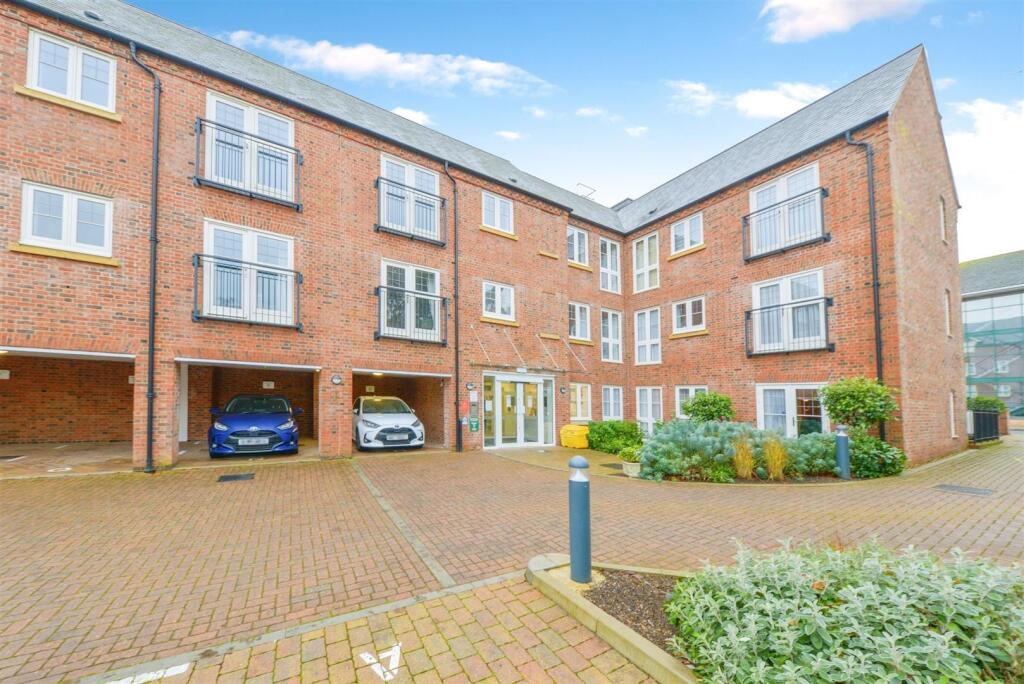 Additional image 24 of Great North Road, Hatfield