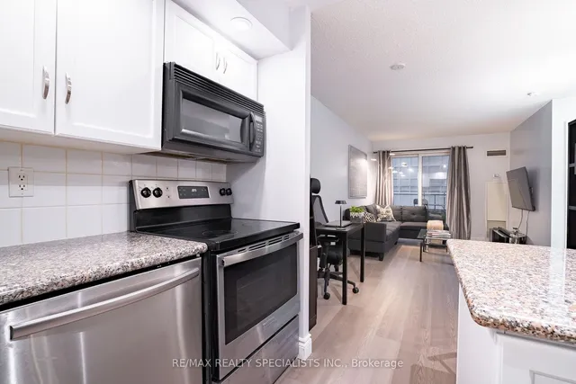 Additional image 11 of 250 Wellington St Unit 428