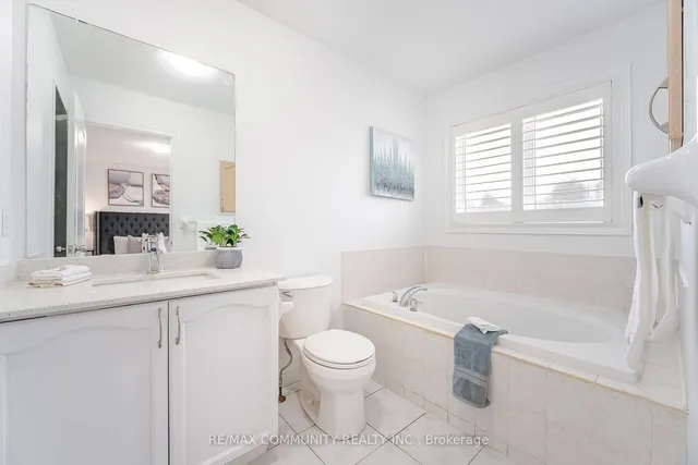 Additional image 23 of 5 Brilliant Crt