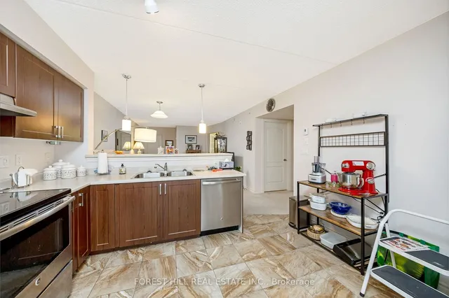 Additional image 16 of 1440 Main St Unit 109