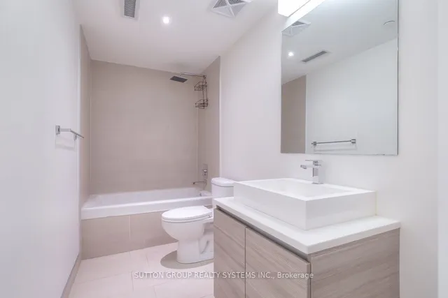 Additional image 20 of 111 Bathurst St Unit 523