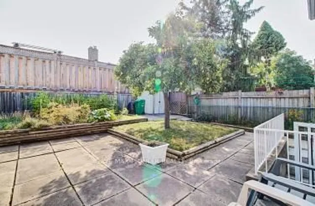 Additional image 26 of 122 Centre St