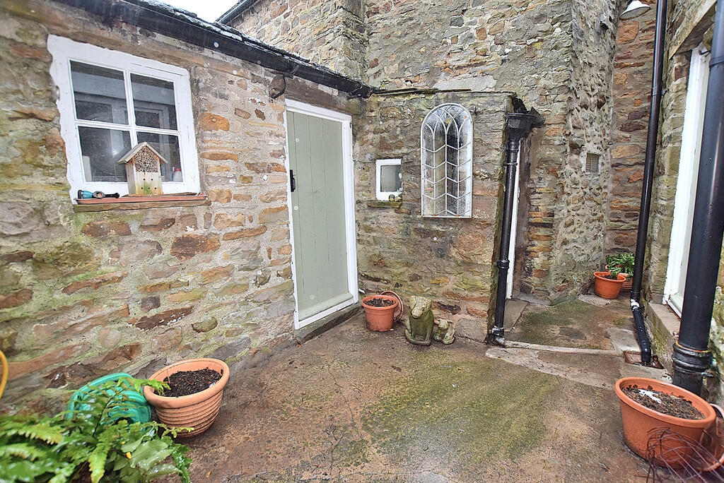 Additional image 19 of Reeth