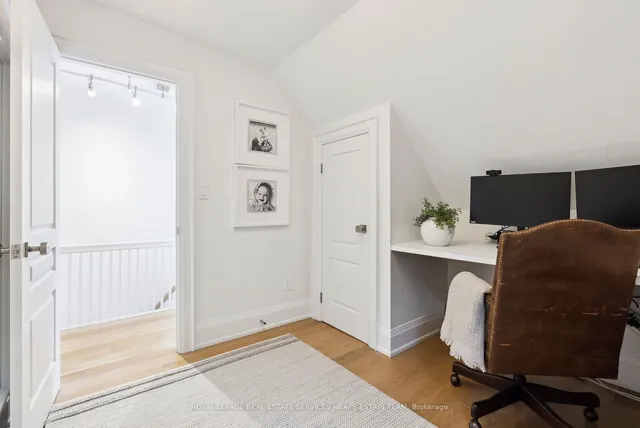 Additional image 24 of 161 Macpherson Ave