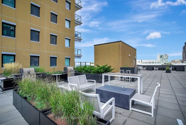 Additional image 40 of 104 Garment St Unit 906