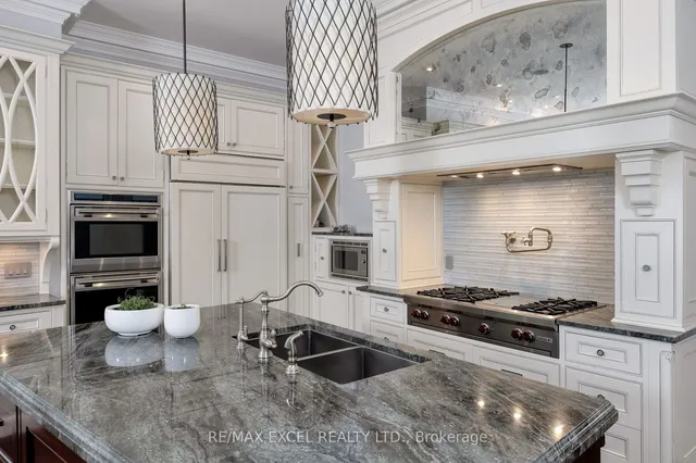 Additional image 11 of 36 Old Yonge St