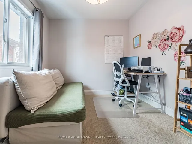 Additional image 33 of 1030 Donnelly St