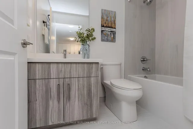 Additional image 18 of 2007 James St Unit 1008