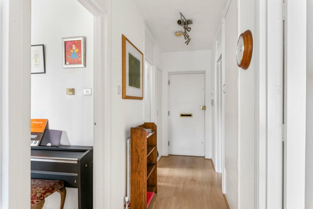 Additional image 5 of Bromley Road, Beckenham, BR3