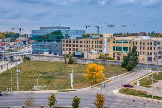 Additional image 31 of 404 King St Unit 610