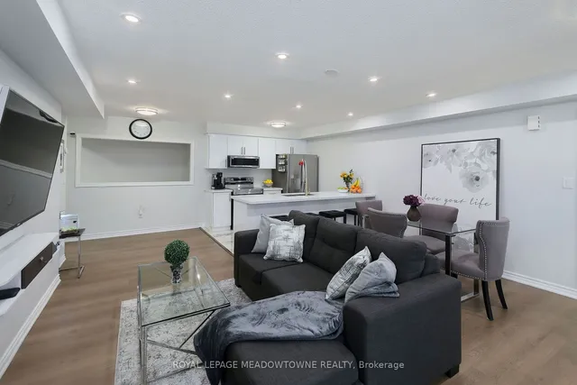 Additional image 5 of 200 Veterans Dr Unit 25