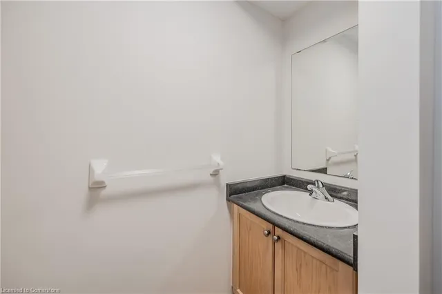 Additional image 36 of 76 Woolwich St Unit 7