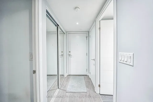 Additional image 5 of 525 Adelaide St Unit 520