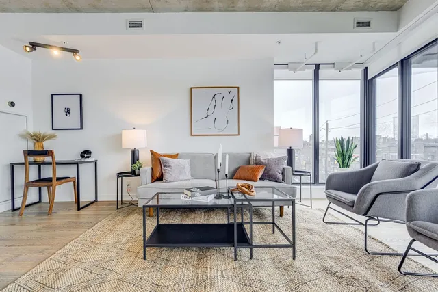 Additional image 13 of 1239 Dundas St St Unit 404