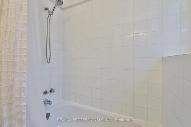 Additional image 24 of 253 Howland Ave