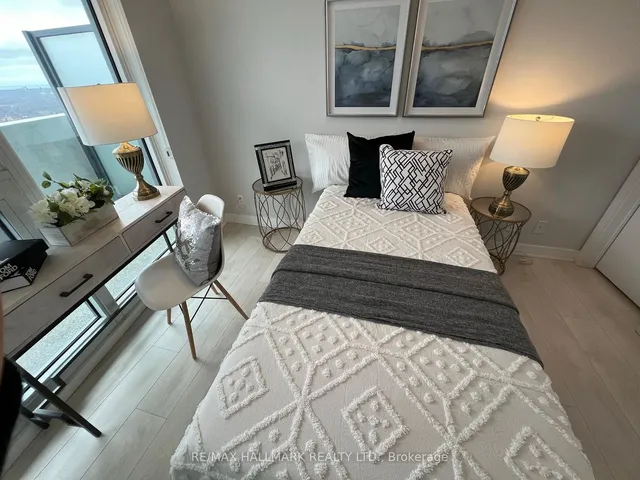 Additional image 7 of 2221 Yonge St Unit 4702