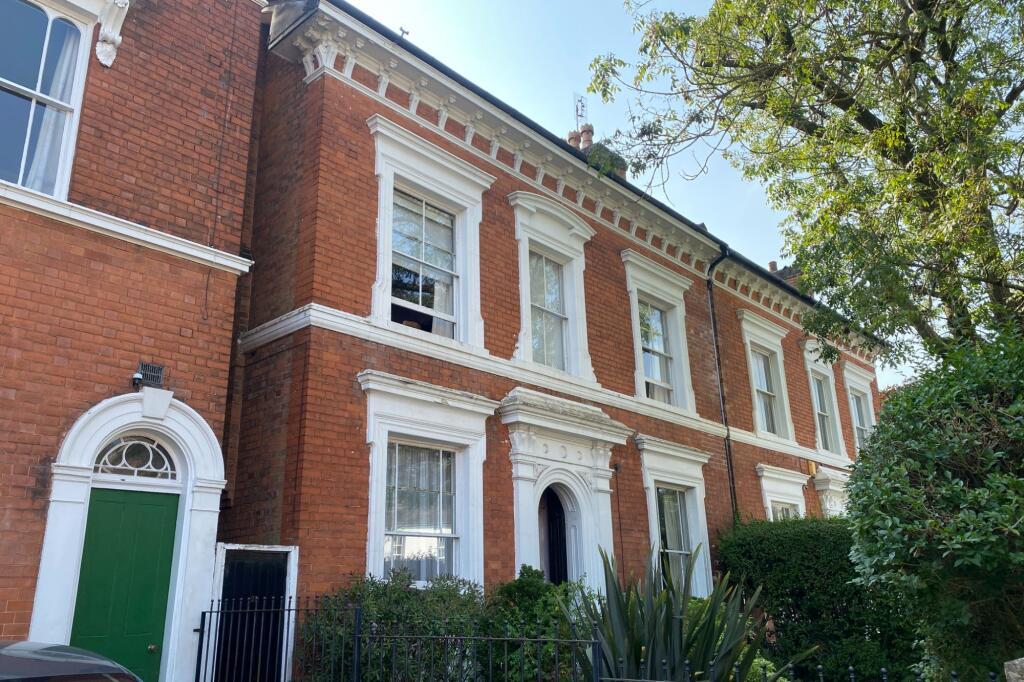 21 Yew Tree Road, Five Ways, Birmingham, B15 2LX