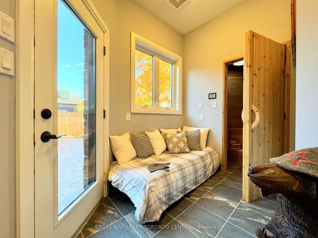 Additional image 26 of 319 Henderson Rd