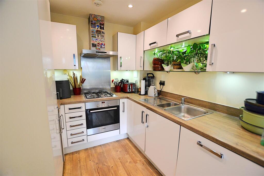 Additional image 2 of Appletree Way, Welwyn Garden City