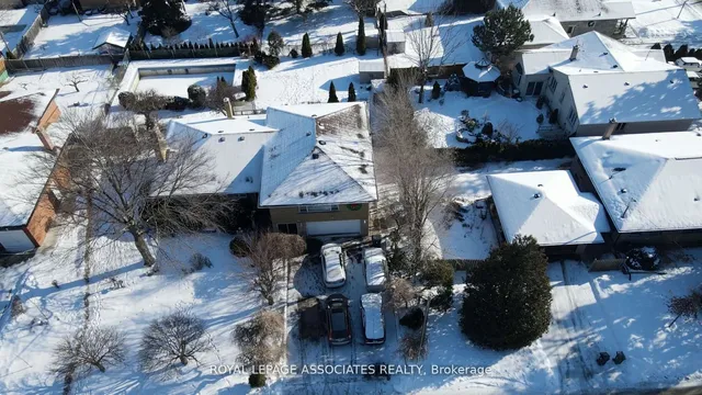 Additional image 39 of 89 Portage Ave