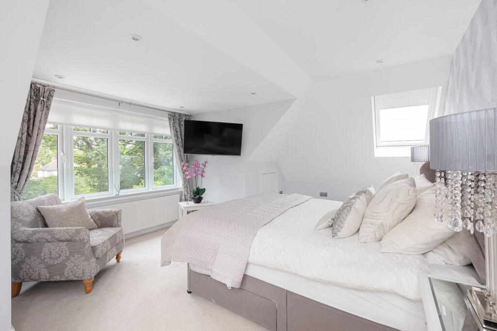 Additional image 27 of Hayes Chase, West Wickham, BR4