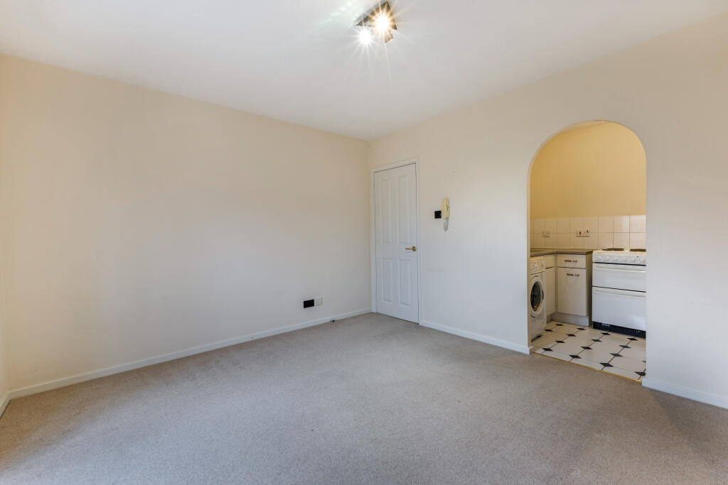 Additional image 11 of Robin Court, Harpenden, AL5