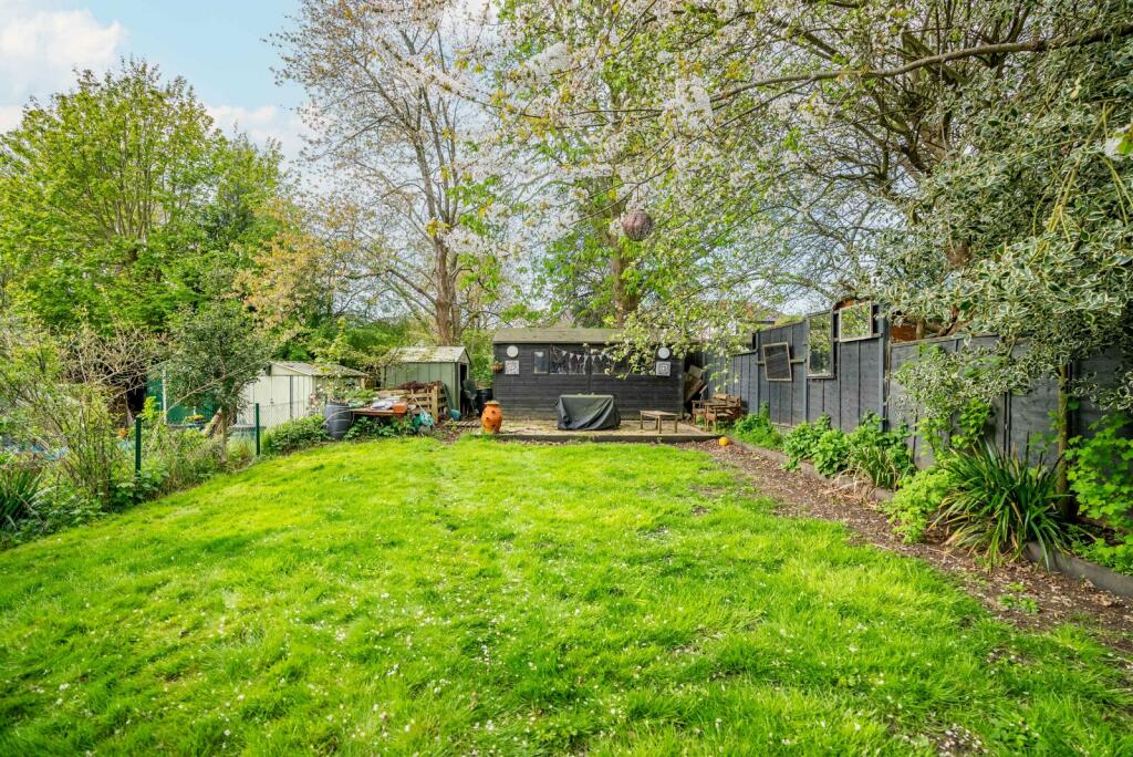 Additional image 17 of Pondfield Crescent, St. Albans, Hertfordshire, AL4