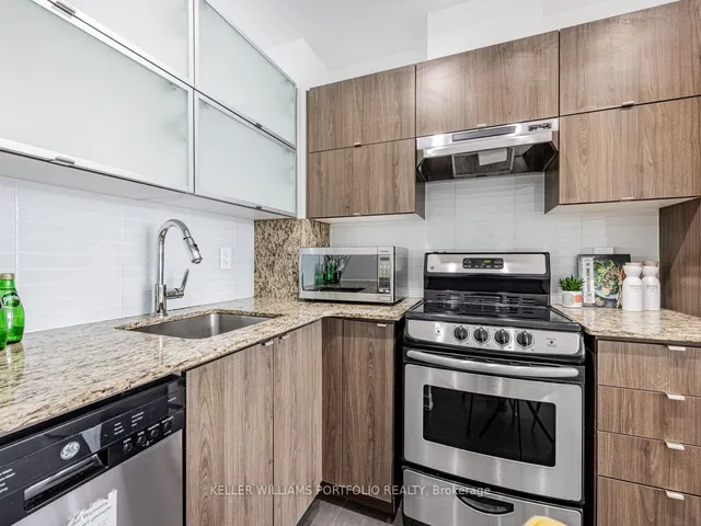 Additional image 8 of 170 Fort York Blvd Unit 2012