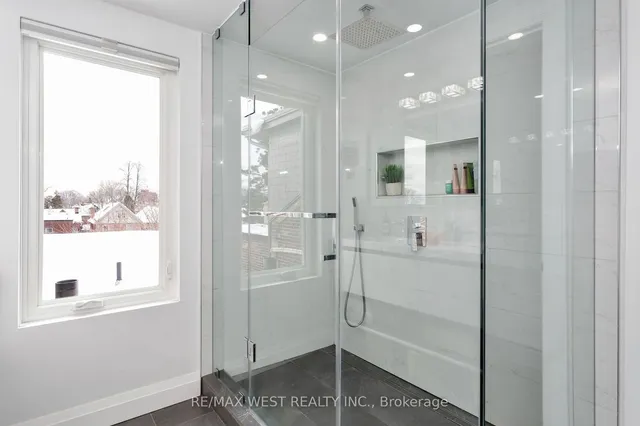 Additional image 29 of 193 Wright Ave