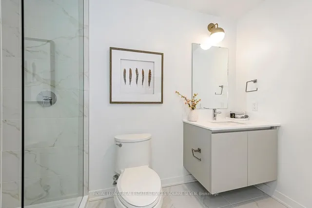 Additional image 38 of 395 Dundas St Unit 413