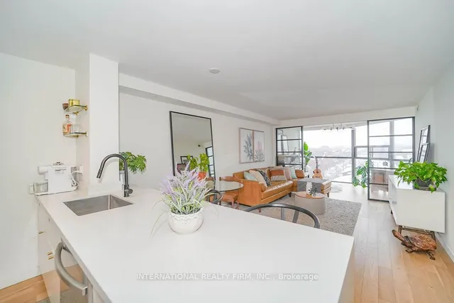 Additional image 12 of 725 King St Unit 811