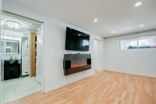 Additional image 9 of 2 White Abbey Park Unit 17