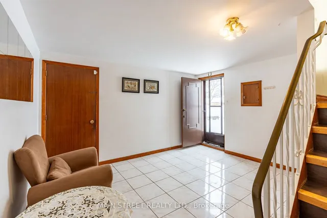 Additional image 21 of 92 Queenston Cres