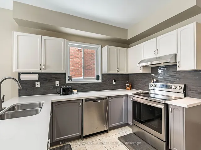 Additional image 15 of 1030 Donnelly St