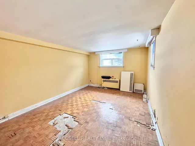 Additional image 12 of 2711 Lakeshore Blvd