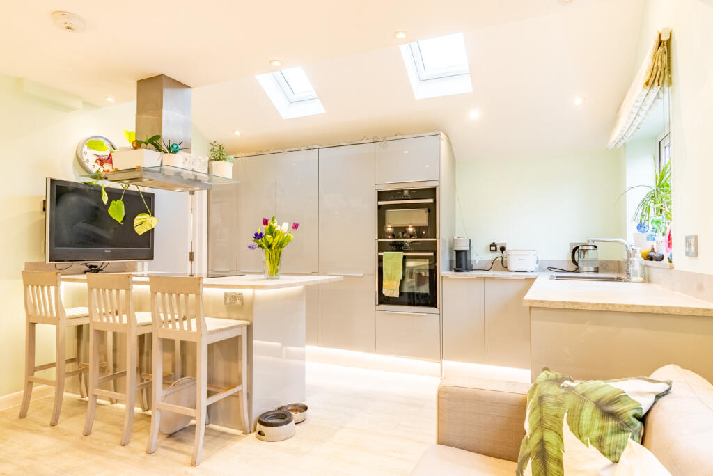 Additional image 4 of Holly Walk, Harpenden, Hertfordshire, AL5