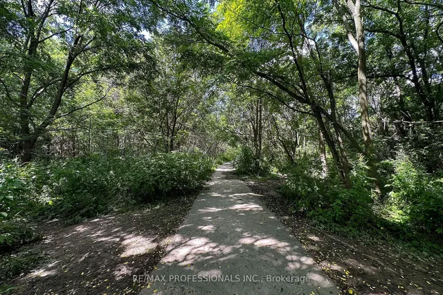 Additional image 36 of 59 Vanguard Dr