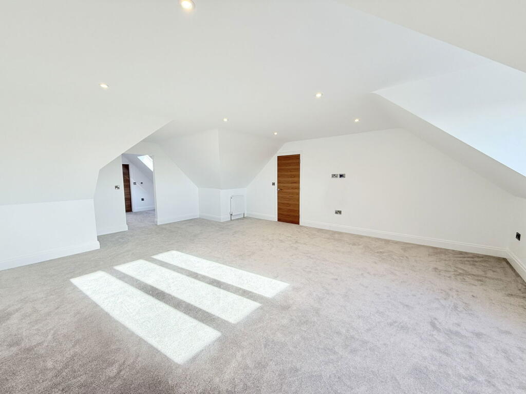 Additional image 32 of ASHLEIGH COACH HOUSE, Henley-in-Arden, Warwickshire, B95 5DL